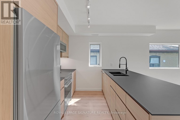 4 - 1254 DAVENPORT ROAD, Toronto (Corso Italia-Davenport), Ontario, M6H2G9