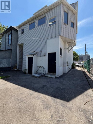 3 - 85 WILSON STREET, Hamilton (Beasley), Ontario, L8R1C7