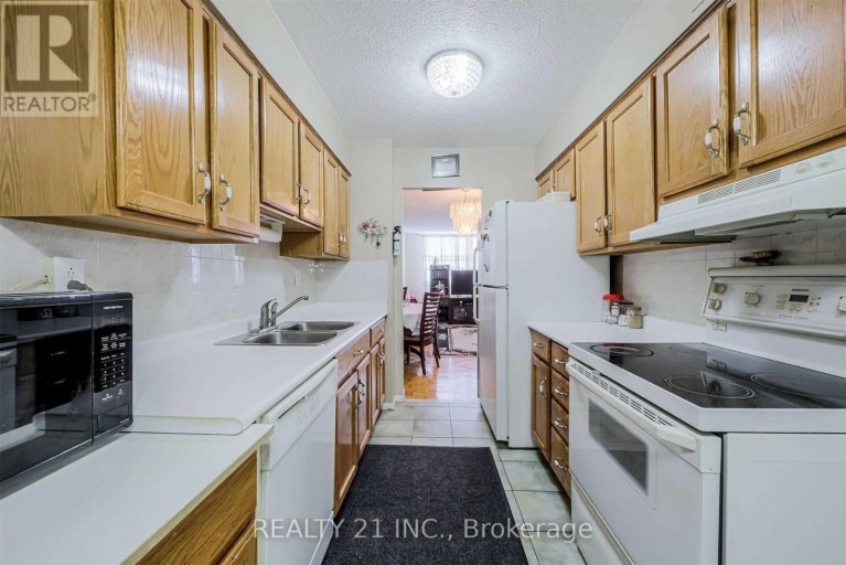 811 - 25 SUNRISE AVENUE S, Toronto (Victoria Village), Ontario, M4A2S2