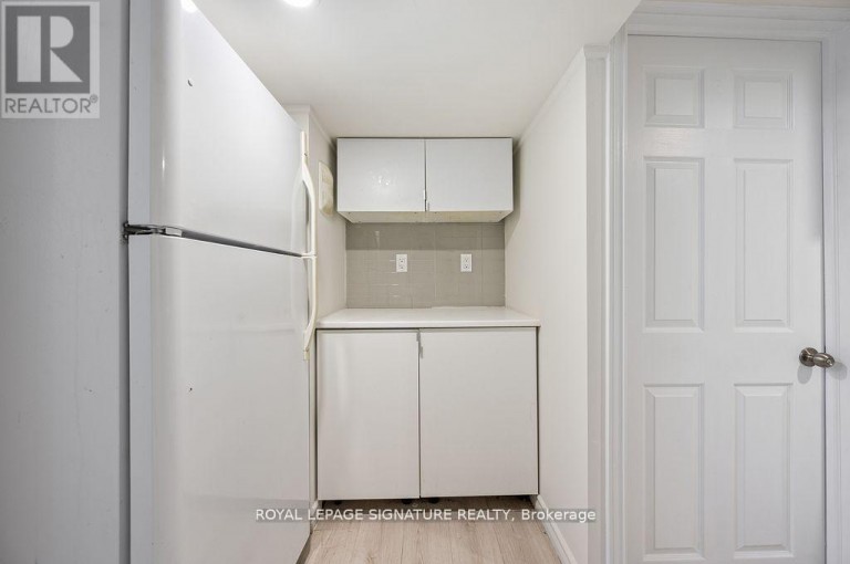 124 HOMEWOOD AVENUE, Toronto (Newtonbrook West), Ontario, M2M1K3