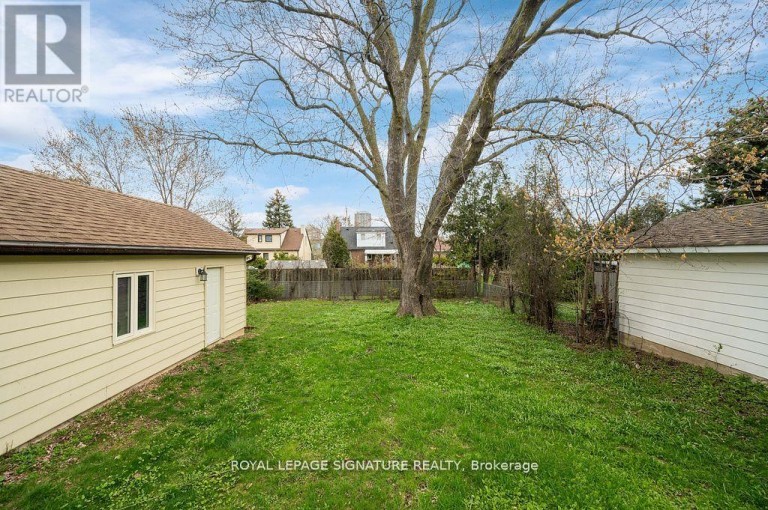 124 HOMEWOOD AVENUE, Toronto (Newtonbrook West), Ontario, M2M1K3