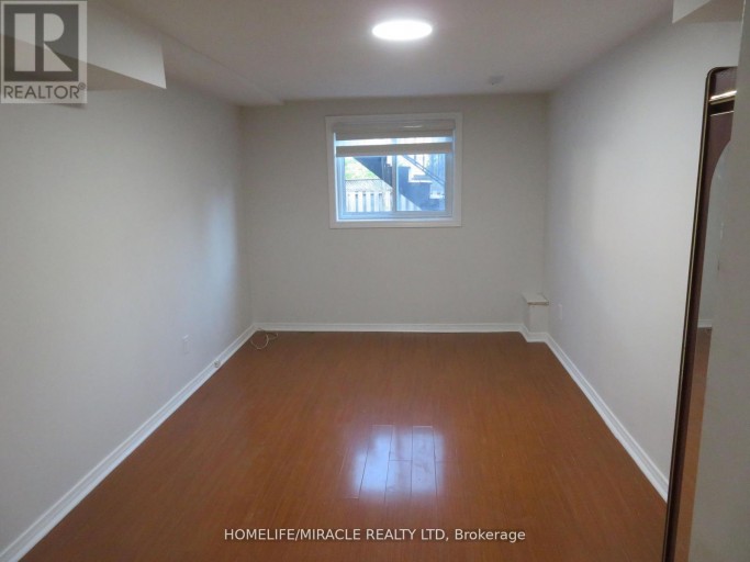 10 PINE BOUGH MANOR, Richmond Hill (Devonsleigh), Ontario, L4S1A4