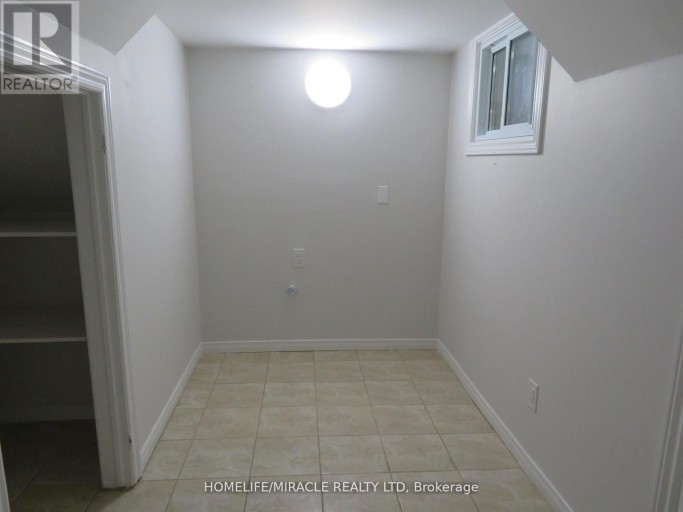 10 PINE BOUGH MANOR, Richmond Hill (Devonsleigh), Ontario, L4S1A4