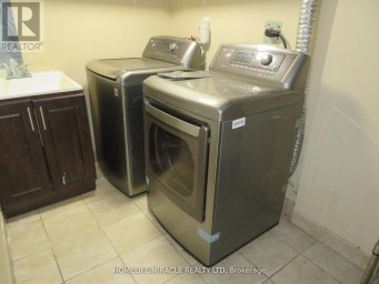10 PINE BOUGH MANOR Richmond Hill (Devonsleigh) Ontario photo 22