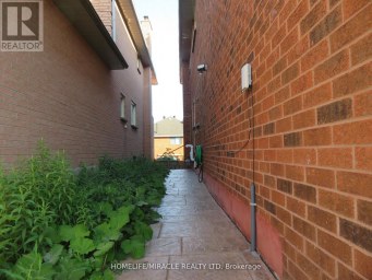 10 PINE BOUGH MANOR Richmond Hill (Devonsleigh) Ontario photo 24