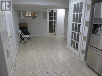 10 PINE BOUGH MANOR Richmond Hill (Devonsleigh) Ontario photo 3