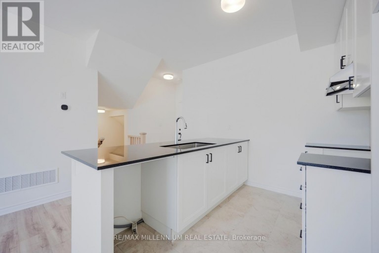 MAIN - 50 THORNBIRD CRESCENT, Brampton (Northwest Brampton), Ontario, L7A0B8