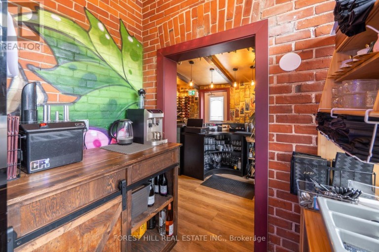 200 - 151 QUEEN STREET S, Mississauga (Streetsville), Ontario, L5M1L1