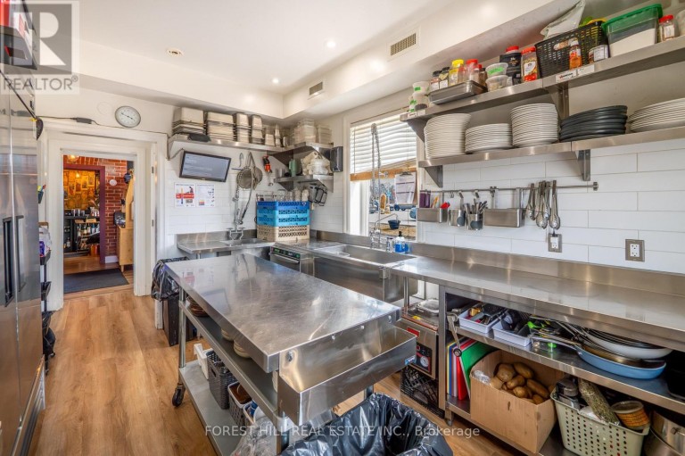 200 - 151 QUEEN STREET S, Mississauga (Streetsville), Ontario, L5M1L1