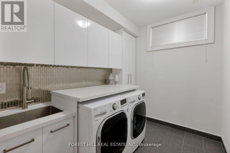 8 NORA ROAD, Toronto (Islington-City Centre West), Ontario, M9A1C9