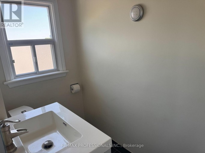 MAIN - 145 YORKVIEW DRIVE, Toronto (Stonegate-Queensway), Ontario, M8Z2G5