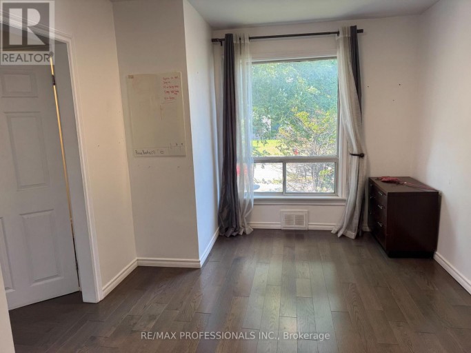 MAIN - 145 YORKVIEW DRIVE, Toronto (Stonegate-Queensway), Ontario, M8Z2G5