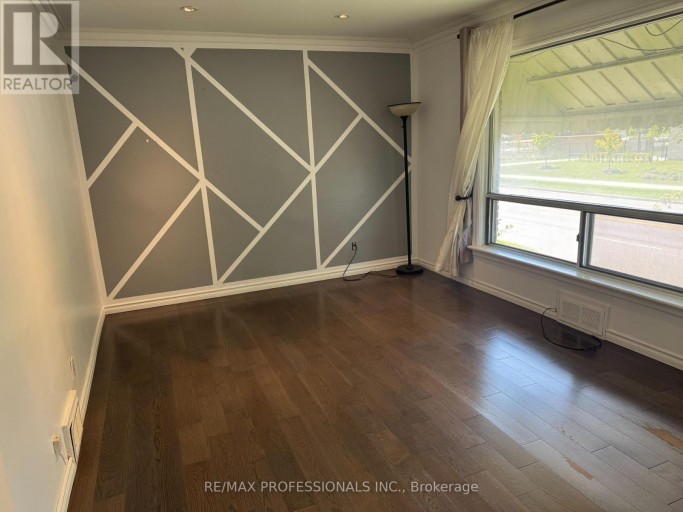 MAIN - 145 YORKVIEW DRIVE, Toronto (Stonegate-Queensway), Ontario, M8Z2G5