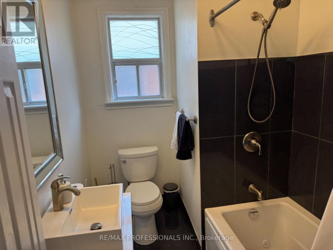 MAIN - 145 YORKVIEW DRIVE, Toronto (Stonegate-Queensway), Ontario, M8Z2G5