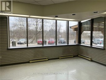 102 - 139 GRAND RIVER STREET N Brant (Paris) Ontario photo 3