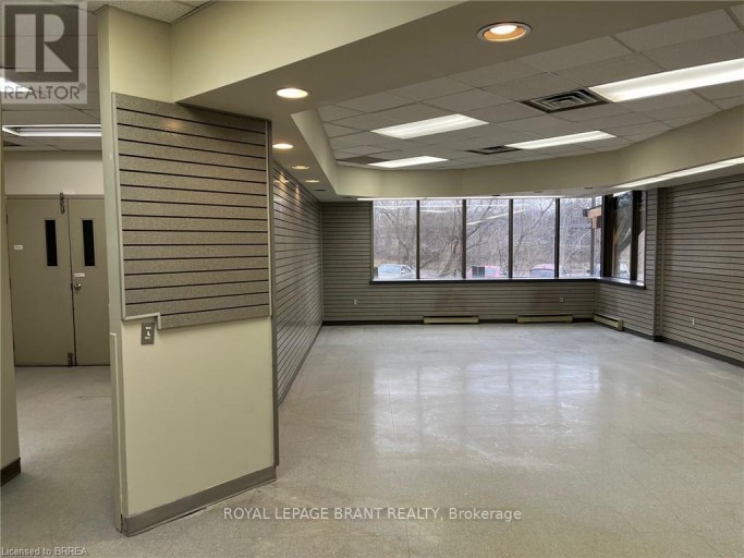102 - 139 GRAND RIVER STREET N, Brant (Paris), Ontario, N3L2M4