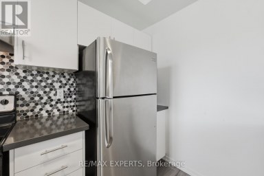 E09 - 26 BRUCE STREET Vaughan (East Woodbridge) Ontario photo 17