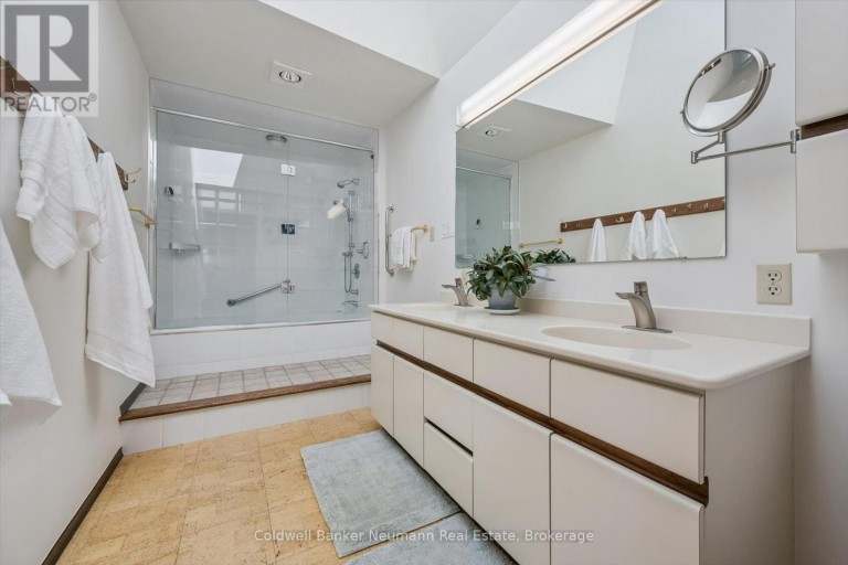 4676 CONCESSION 11 ROAD, Puslinch, Ontario, N0B2J0