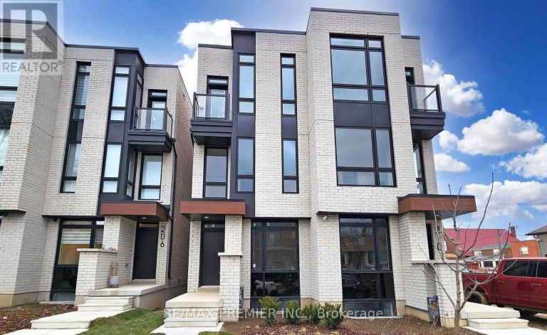 LOWER - 208 MCROBERTS AVENUE W, Toronto (Corso Italia-Davenport), Ontario, M6E4P5