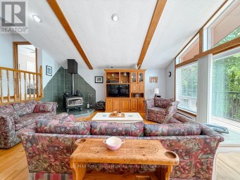 17 LIZZIE'S LANE McKellar Ontario photo 12