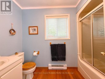 17 LIZZIE'S LANE McKellar Ontario photo 28
