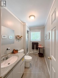 17 LIZZIE'S LANE McKellar Ontario photo 32