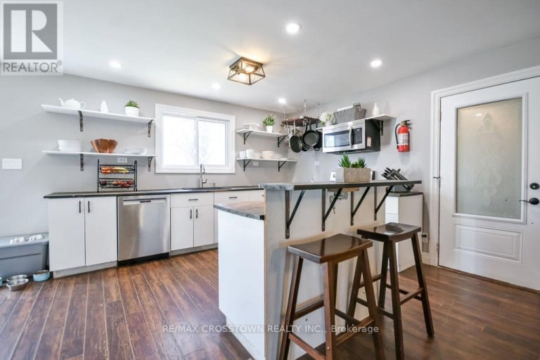 461 BARNES AVENUE, Tay (Port McNicoll), Ontario, L0K1R0