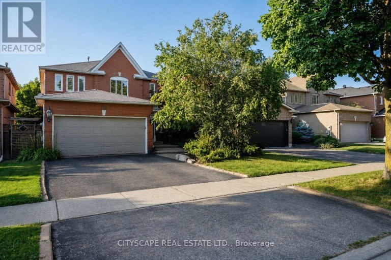 112 MULHOLLAND DRIVE, Vaughan (Beverley Glen), Ontario, L4J7T8