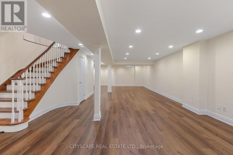 112 MULHOLLAND DRIVE, Vaughan (Beverley Glen), Ontario, L4J7T8