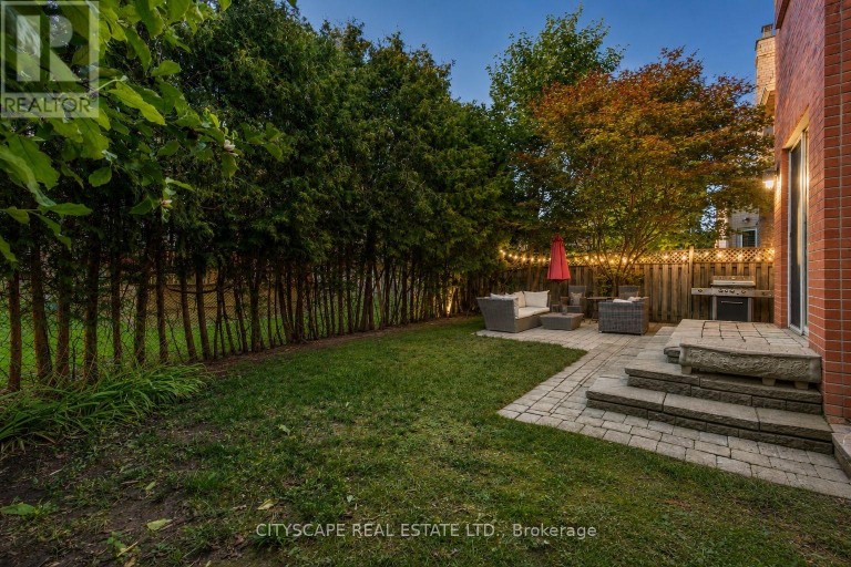 112 MULHOLLAND DRIVE, Vaughan (Beverley Glen), Ontario, L4J7T8