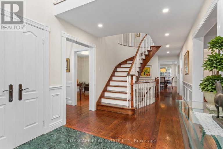 112 MULHOLLAND DRIVE, Vaughan (Beverley Glen), Ontario, L4J7T8
