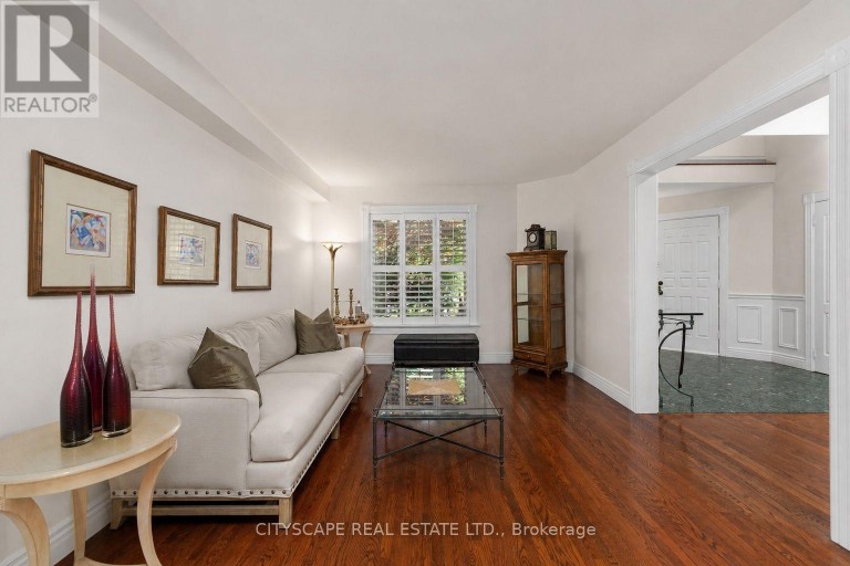 112 MULHOLLAND DRIVE, Vaughan (Beverley Glen), Ontario, L4J7T8