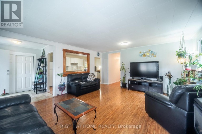 1007 FERRIER AVENUE, Innisfil (Lefroy), Ontario, L0L1W0