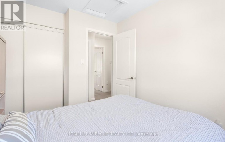 22 CROSSBILL ROAD, Brampton (Northwest Brampton), Ontario, L7A0S5