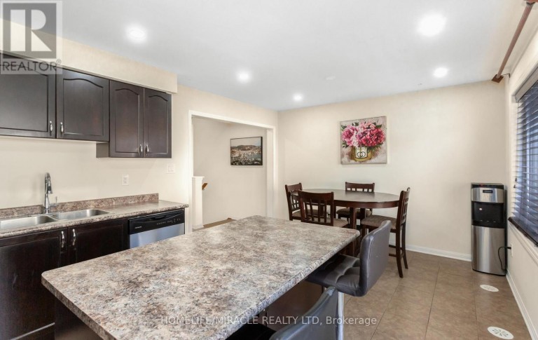 22 CROSSBILL ROAD, Brampton (Northwest Brampton), Ontario, L7A0S5