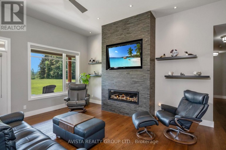 2422 BROADWAY AVE, Thunder Bay (Rosslyn Road), Ontario, P7K1K7