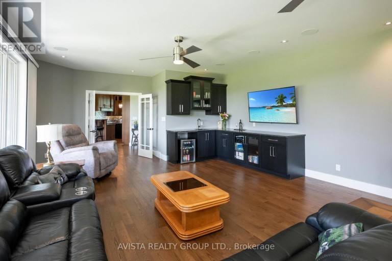 2422 BROADWAY AVE, Thunder Bay (Rosslyn Road), Ontario, P7K1K7