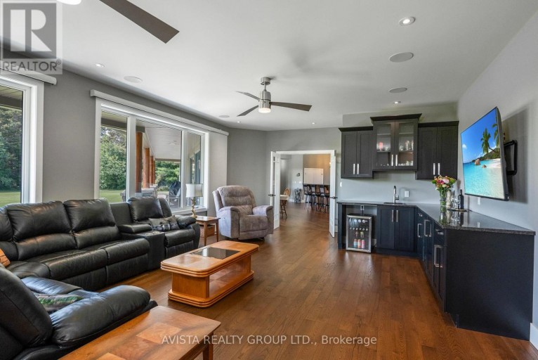 2422 BROADWAY AVE, Thunder Bay (Rosslyn Road), Ontario, P7K1K7
