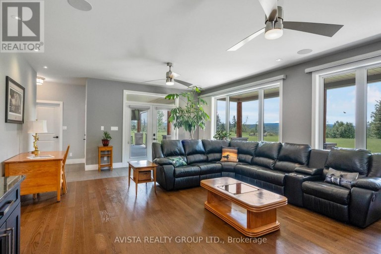 2422 BROADWAY AVE, Thunder Bay (Rosslyn Road), Ontario, P7K1K7