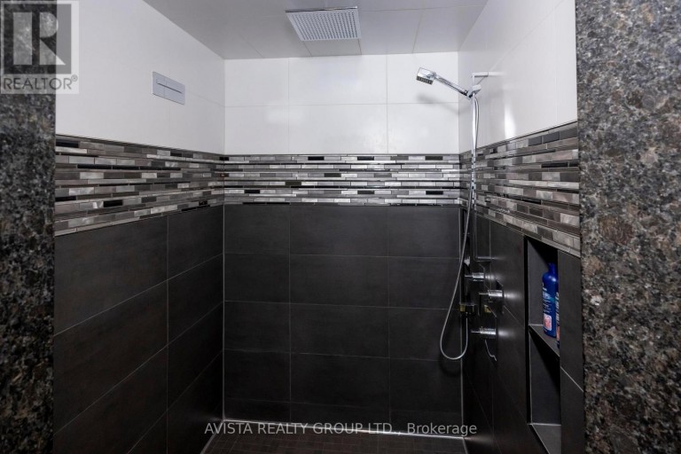 2422 BROADWAY AVE, Thunder Bay (Rosslyn Road), Ontario, P7K1K7