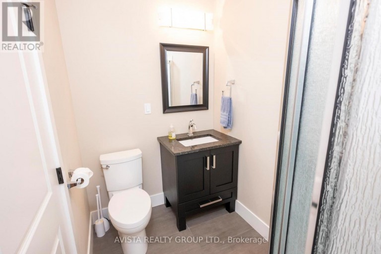 2422 BROADWAY AVE, Thunder Bay (Rosslyn Road), Ontario, P7K1K7