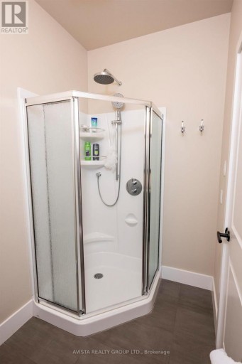 2422 BROADWAY AVE, Thunder Bay (Rosslyn Road), Ontario, P7K1K7