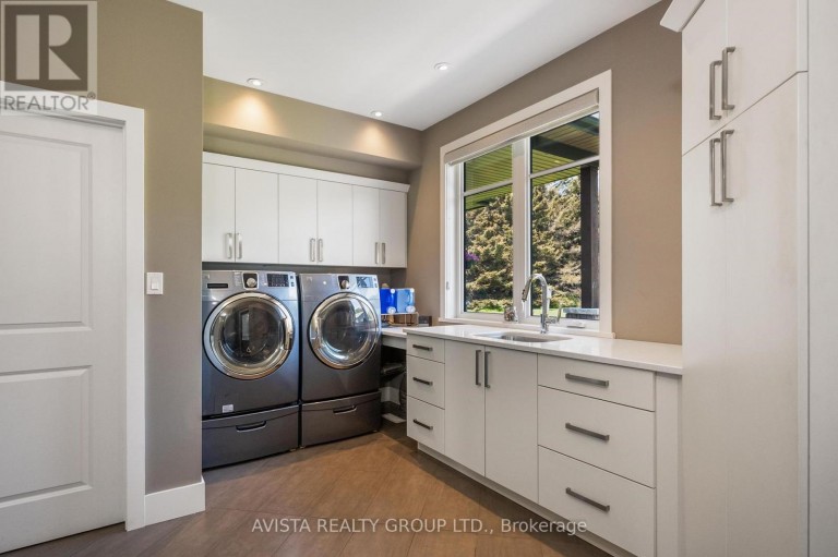 2422 BROADWAY AVE, Thunder Bay (Rosslyn Road), Ontario, P7K1K7