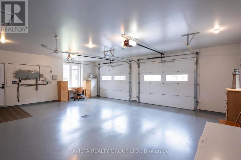 2422 BROADWAY AVE, Thunder Bay (Rosslyn Road), Ontario, P7K1K7