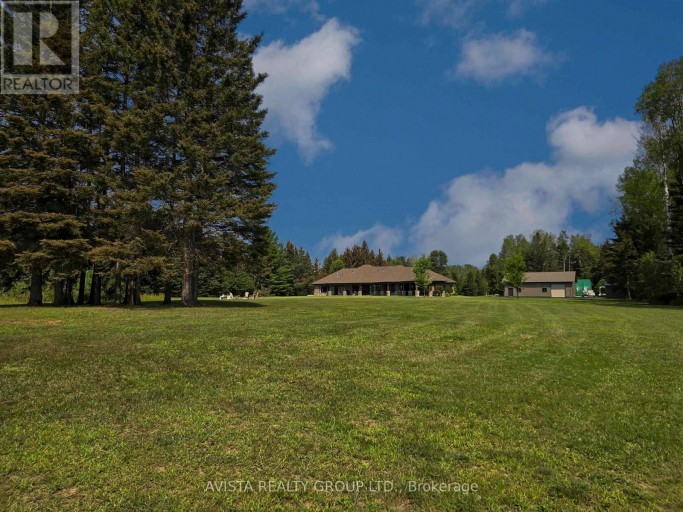 2422 BROADWAY AVE, Thunder Bay (Rosslyn Road), Ontario, P7K1K7