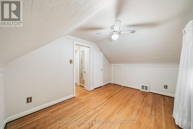 27 SUNRAY CRESCENT, Toronto (Downsview-Roding-CFB), Ontario, M3M2C4