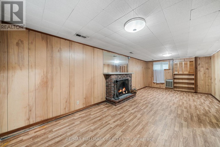 27 SUNRAY CRESCENT, Toronto (Downsview-Roding-CFB), Ontario, M3M2C4