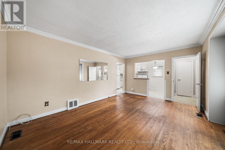27 SUNRAY CRESCENT, Toronto (Downsview-Roding-CFB), Ontario, M3M2C4