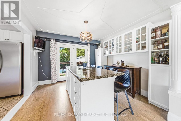 364 FENNELL AVENUE W, Hamilton (Buchanan), Ontario, L9C1G4