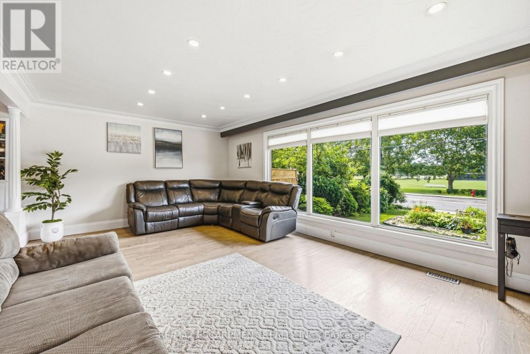 364 FENNELL AVENUE W, Hamilton (Buchanan), Ontario, L9C1G4